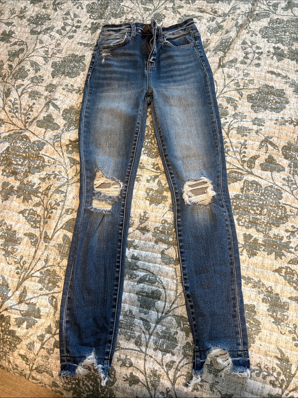 Women’s Flying Monkey Distressed Skinny Jeans Size 25